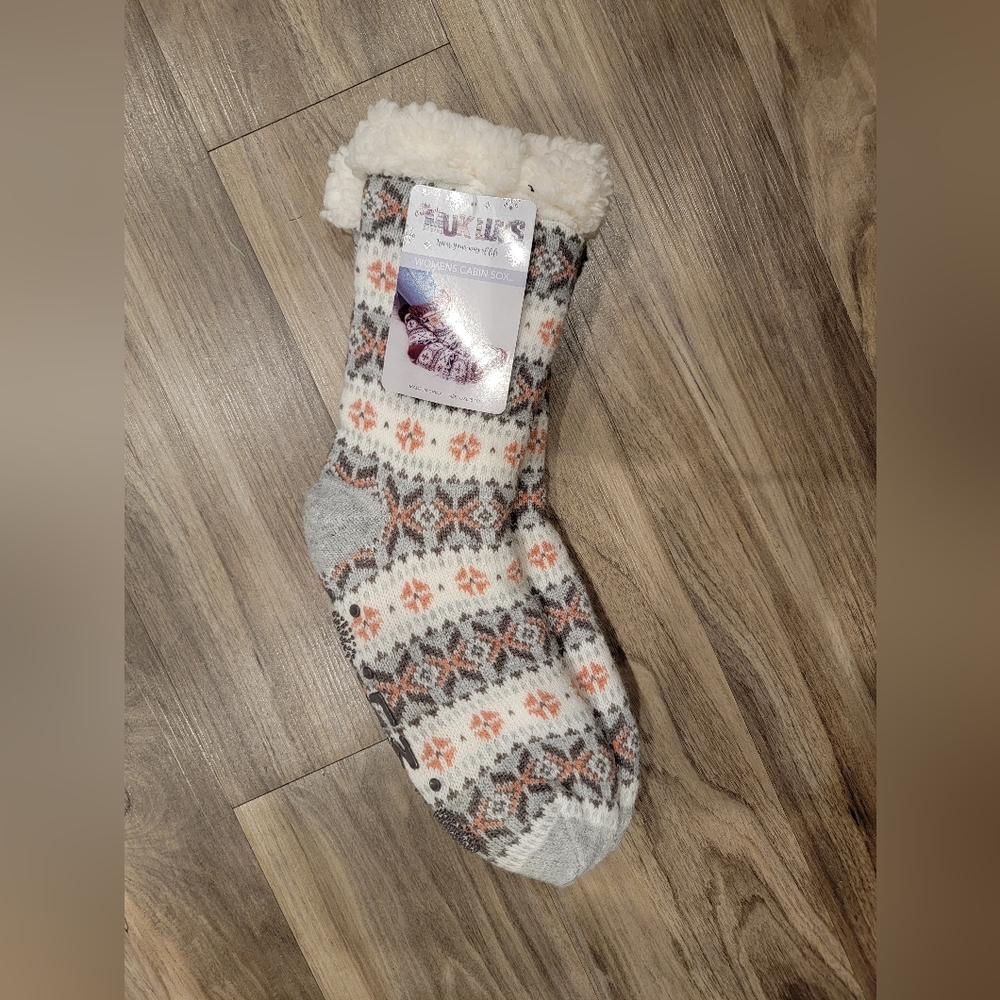 NWT MukLuks Women's Cabin Socks